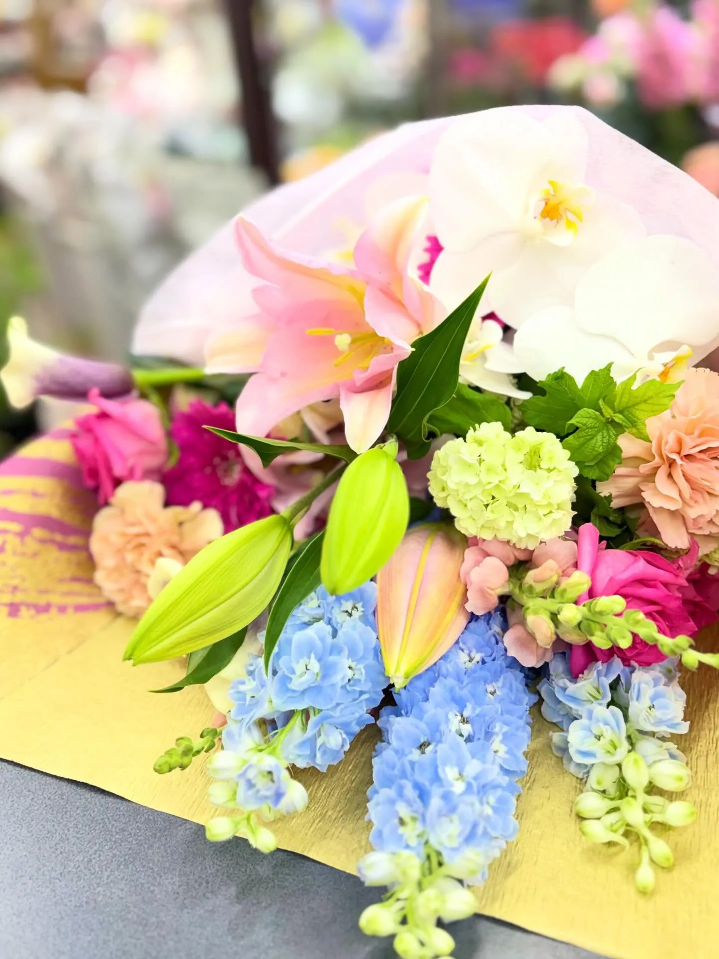 100歳のお誕生日に贈る特別な花束*:＊.·°✲