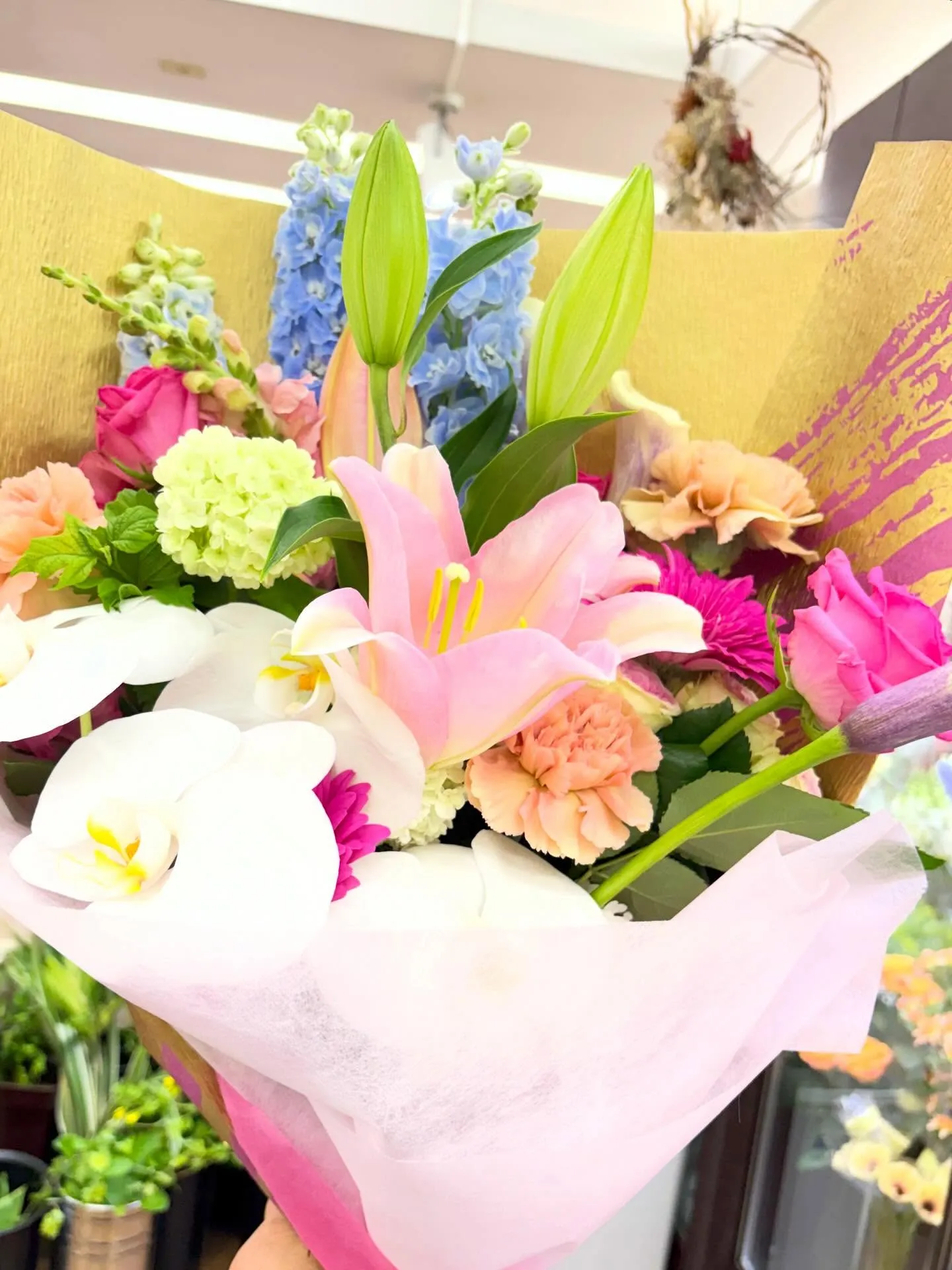 100歳のお誕生日に贈る特別な花束*:＊.·°✲